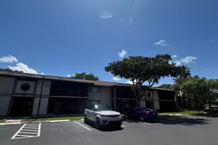 809 NE 199th St, Miami, FL 33179 - Photo 34