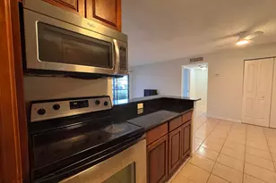809 NE 199th St, Miami, FL 33179 - Photo 30