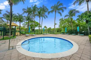 19501 W Country Club Dr, Aventura, FL 33180 - Photo 24