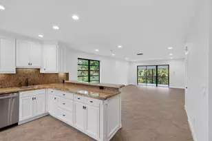 8460 Casa Del Lago, Boca Raton, FL 33433 - Photo 8
