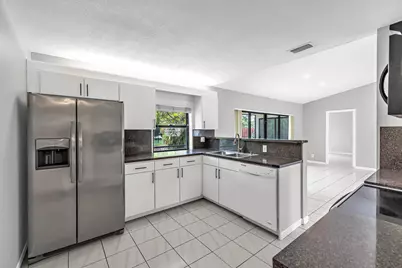 1273 Spring Circle Drive, Coral Springs, FL 33071 - Photo 10