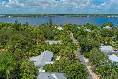 547 SW Riverview Street, Stuart, FL 34994 - Photo 12