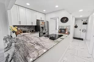 1021 Mockingbird Ln, Plantation, FL 33324 - Photo 2