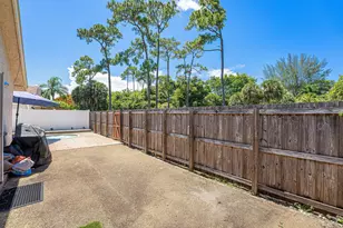 7627 Sierra Dr W, Boca Raton, FL 33433 - Photo 28