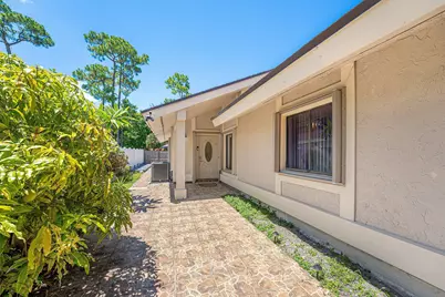 7627 Sierra Drive W, Boca Raton, FL 33433 - Photo 4