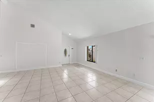 7627 Sierra Dr W, Boca Raton, FL 33433 - Photo 6