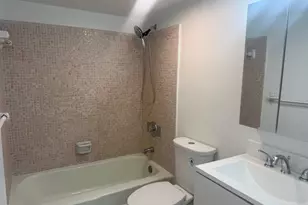 402 Lake Shore Dr, West Palm Beach, FL 33403 - Photo 6