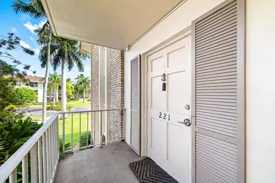 5540 Tamberlane Circle #221, Palm Beach Gardens, FL 33418 - Photo 4