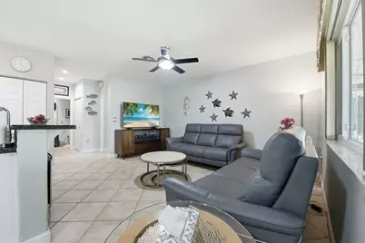 9807 NW 20th Street, Pembroke Pines, FL 33024 - Photo 12
