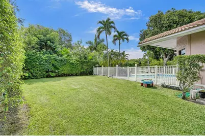 2150 Warwick Hills Way, Coral Springs, FL 33071 - Photo 54