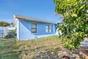 3308 Lake Ave, West Palm Beach, FL 33405 - Photo 2