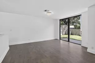 1671 NW 107th Ln, Plantation, FL 33322 - Photo 10