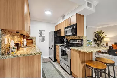 1125 NE 16th Place #209, Fort Lauderdale, FL 33305 - Photo 6