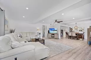 301 20th Ave SW, Vero Beach, FL 32962 - Photo 2
