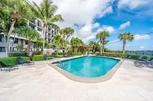 1830 Embassy Dr, West Palm Beach, FL 33401 - Photo 10