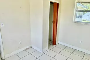 5320 SW 25th Ct, West Park, FL 33023 - Photo 6