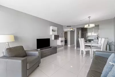 1830 Embassy Drive #613, West Palm Beach, FL 33401 - Photo 4