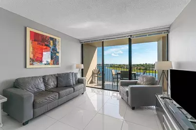 1830 Embassy Drive #613, West Palm Beach, FL 33401 - Photo 2