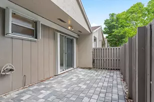 570 Woodgate Cir, Sunrise, FL 33326 - Photo 28
