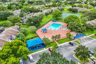 570 Woodgate Cir, Sunrise, FL 33326 - Photo 36