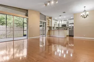 570 Woodgate Cir, Sunrise, FL 33326 - Photo 4