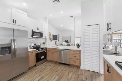 8210 SW 41st Street, Davie, FL 33328 - Photo 6