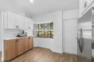 8210 SW 41st St, Davie, FL 33328 - Photo 8
