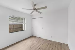 8210 SW 41st St, Davie, FL 33328 - Photo 14