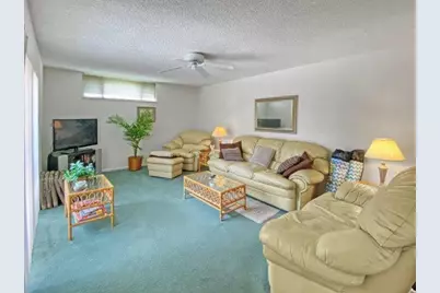 62 Springdale Circle, Palm Springs, FL 33461 - Photo 4