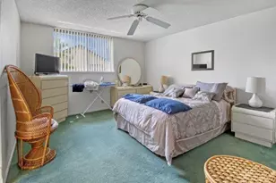 62 Springdale Cir, Palm Springs, FL 33461 - Photo 8