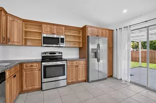 23172 Bentley Pl, Boca Raton, FL 33433 - Photo 10