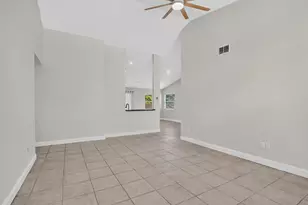 23172 Bentley Pl, Boca Raton, FL 33433 - Photo 4