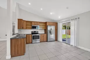 23172 Bentley Pl, Boca Raton, FL 33433 - Photo 8