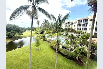 3600 Oaks Clubhouse Drive #309, Pompano Beach, FL 33069 - Photo 2