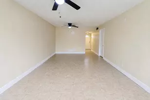 1401 NE Miami Gardens Dr, Miami, FL 33179 - Photo 6