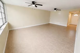 1401 NE Miami Gardens Dr, Miami, FL 33179 - Photo 10