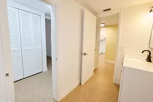 1401 NE Miami Gardens Dr, Miami, FL 33179 - Photo 16
