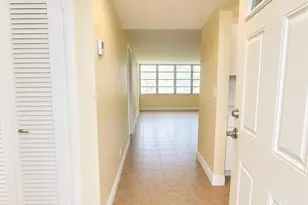 1401 NE Miami Gardens Dr, Miami, FL 33179 - Photo 2