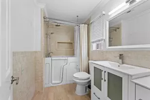 2140 NE 206th St, Miami, FL 33179 - Photo 18