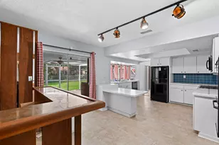2140 NE 206th St, Miami, FL 33179 - Photo 10
