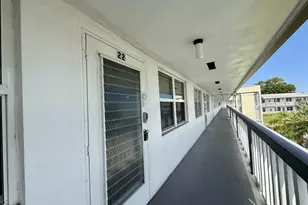 22 Somerset A, West Palm Beach, FL 33417 - Photo 14