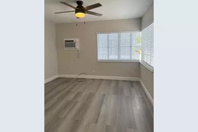 112 Lake Avenue #5, Lake Worth Beach, FL 33460 - Photo 2