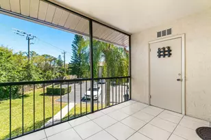 322 Pine Ridge Cir, Greenacres, FL 33463 - Photo 24