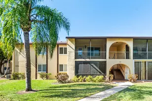 322 Pine Ridge Cir, Greenacres, FL 33463 - Photo 2