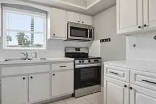 2789 Ashley Dr W, West Palm Beach, FL 33415 - Photo 14