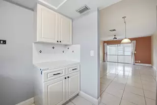 2789 Ashley Dr W, West Palm Beach, FL 33415 - Photo 6