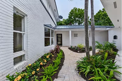 2056 NE 21st Court, Wilton Manors, FL 33305 - Photo 14
