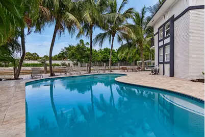 2056 NE 21st Court, Wilton Manors, FL 33305 - Photo 10