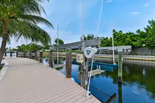 2056 NE 21st Ct, Wilton Manors, FL 33305 - Photo 6