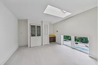2056 NE 21st Court, Wilton Manors, FL 33305 - Photo 18